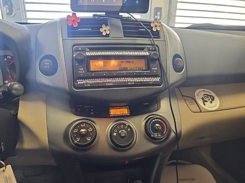 Used 2012 Toyota RAV4 4WD V6 w/ Tow Prep Pkg image 9