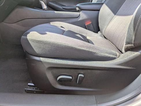 Used 2025 Nissan Altima 2.5 SV FWD image 14