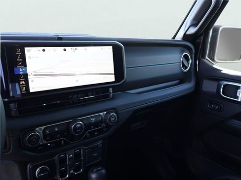 Used 2024 Jeep Wrangler High Altitude image 39