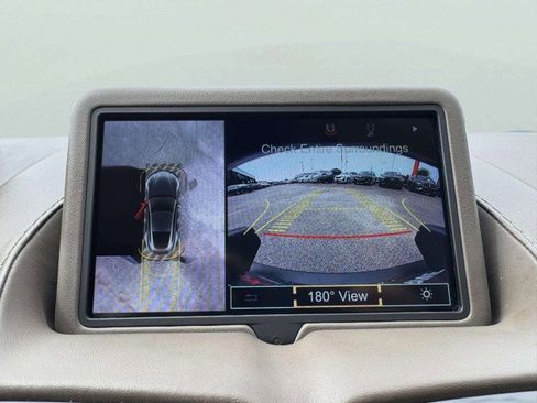 Used 2022 Aston Martin V8 Vantage Roadster RWD image 32