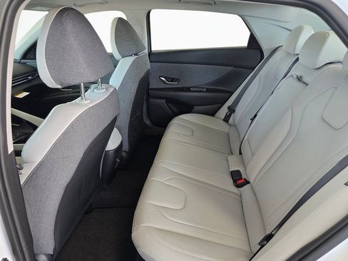 New 2026 Hyundai Elantra Limited FWD image 36