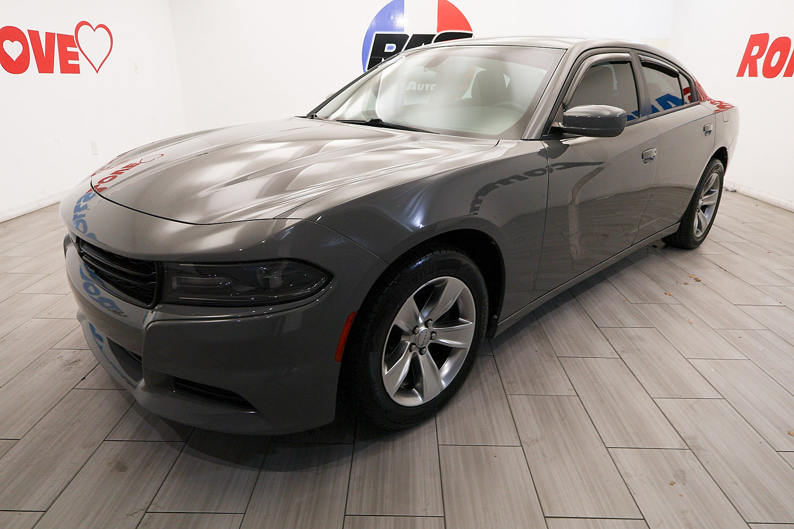 Used 2018 Dodge Charger SXT Plus RWD image 1
