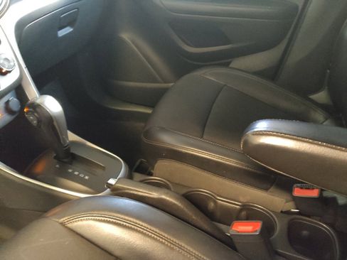 Used 2021 Chevrolet Trax LT w/ LT Convenience Package image 26