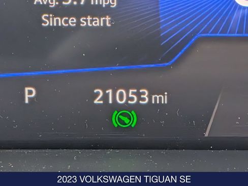 Used 2023 Volkswagen Tiguan SE AWD/4WD image 24