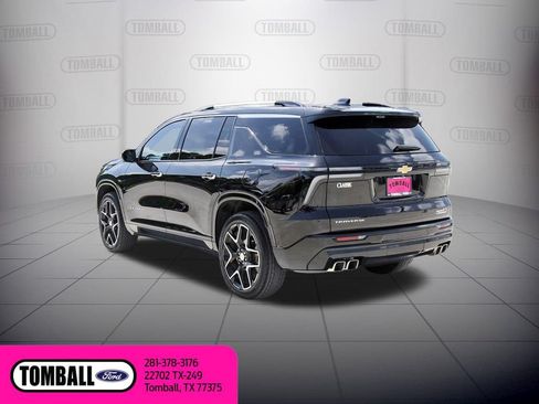 Used 2025 Chevrolet Traverse High Country w/ LPO, Floor Liner Package FWD image 6