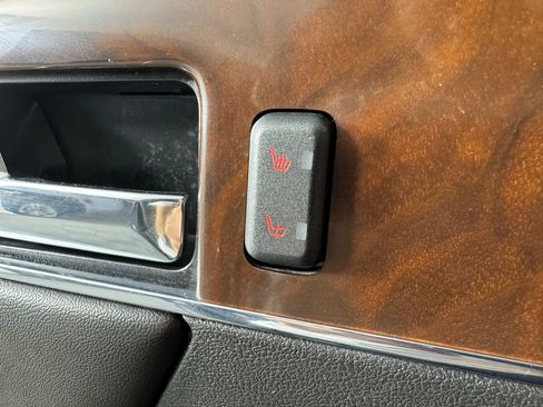 Used 2015 Lincoln MKX AWD w/ Equipment Group 102A image 47