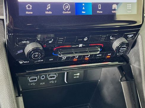 Used 2023 Jeep Grand Cherokee Limited image 24