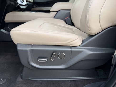 Used 2023 Ford Expedition Limited RWD image 33