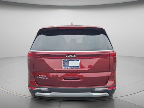 Used 2024 Kia Carnival LX FWD image 5