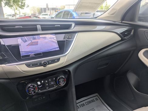 Used 2022 Buick Encore GX Select w/ Sport Touring Package FWD image 9