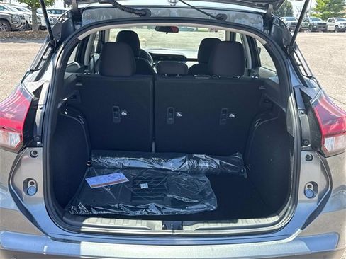 New 2025 Nissan Kicks Play S image 12
