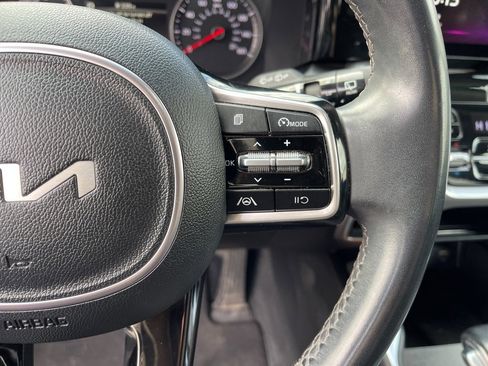 Certified 2023 Kia Sorento S w/ Panoramic Sunroof Package image 18