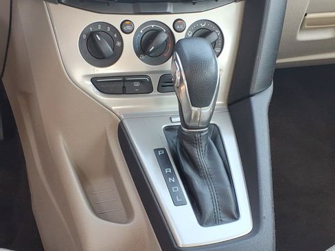 Used 2014 Ford Focus SE FWD image 7