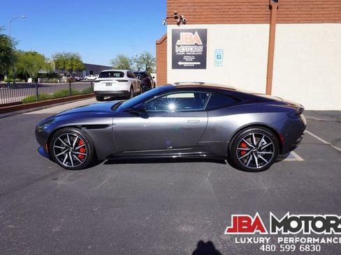 Used 2020 Aston Martin DB11 Coupe image 33