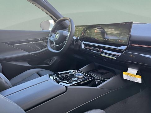 Used 2026 BMW 530i w/ Premium Package image 30