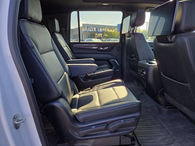 Used 2023 GMC Yukon XL Denali AWD/4WD image 29