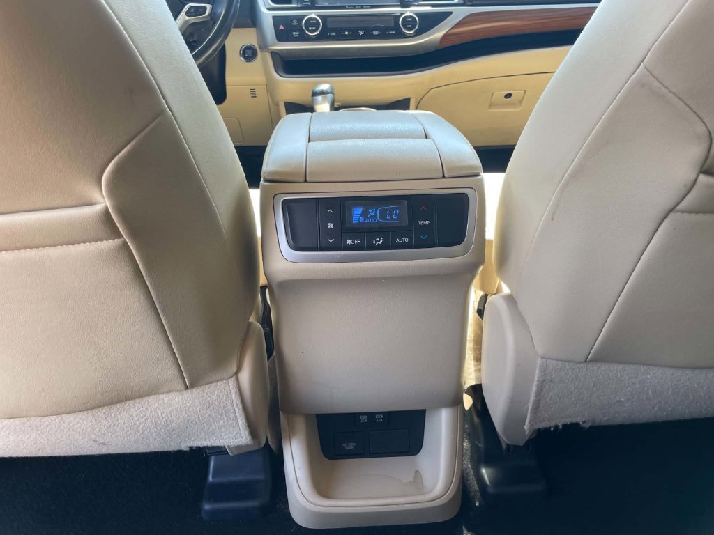 Used 2017 Toyota Highlander Limited FWD image 24