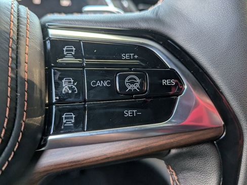 New 2025 Jeep Grand Cherokee Summit image 16