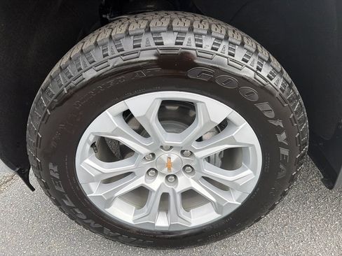 Used 2025 Chevrolet Silverado 1500 LTZ AWD/4WD image 11
