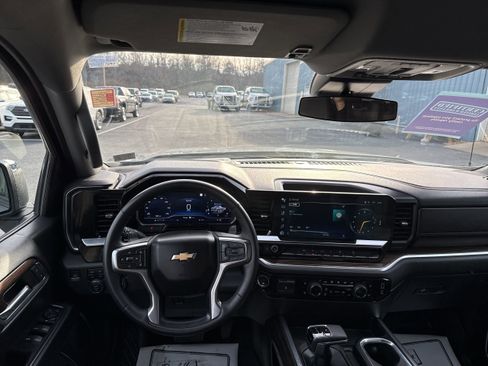Used 2023 Chevrolet Silverado 1500 LT image 19