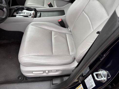 Used 2020 Honda Pilot Touring image 11