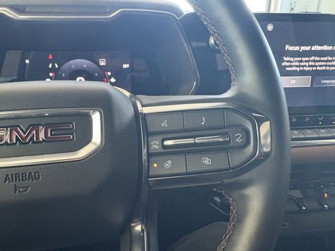 Used 2023 GMC Canyon AT4 w/ AT4 Premium Package image 11