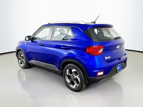 Certified 2024 Hyundai Venue Limited image 4
