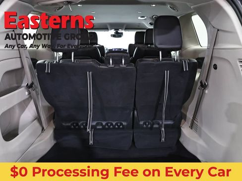 Used 2023 Chrysler Pacifica Touring-L FWD image 9