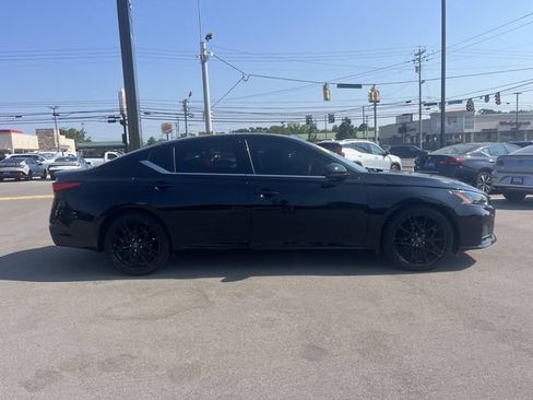 Used 2023 Nissan Altima 2.0 SR FWD image 6