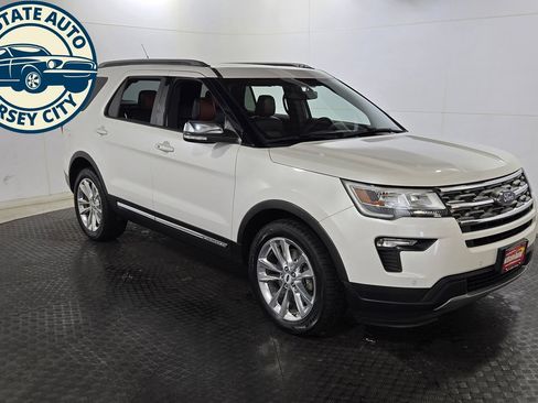 Used 2019 Ford Explorer XLT w/ Equipment Group 202A AWD/4WD image 9