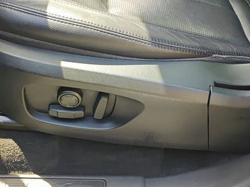 Used 2017 Land Rover Discovery Sport HSE image 31