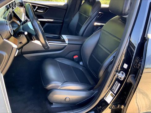 Used 2024 Mercedes-Benz GLC 300 image 8