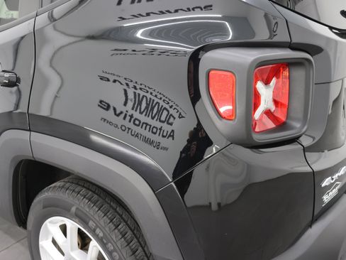 Used 2019 Jeep Renegade Latitude AWD/4WD image 30