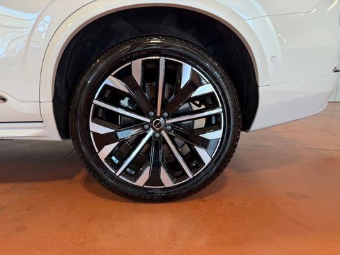 Used 2026 Volvo XC90 B5 Plus w/ Protection Package Premier AWD/4WD image 12