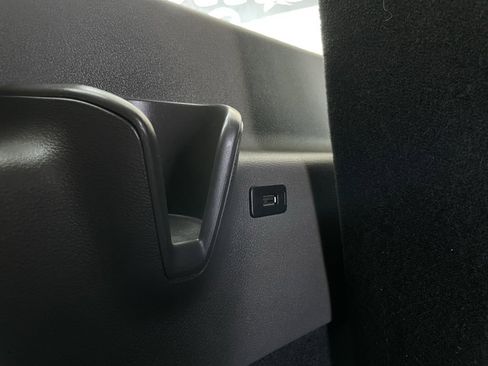 Used 2021 Ford Transit 350 XLT image 21