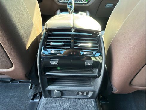 Used 2021 BMW M550i xDrive w/ Premium Package AWD/4WD image 46