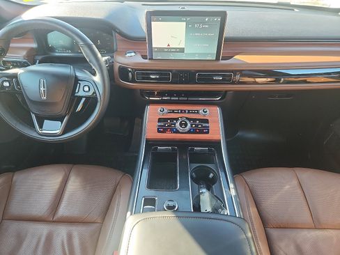 Used 2023 Lincoln Aviator Reserve w/ Equipment Group 201A image 9