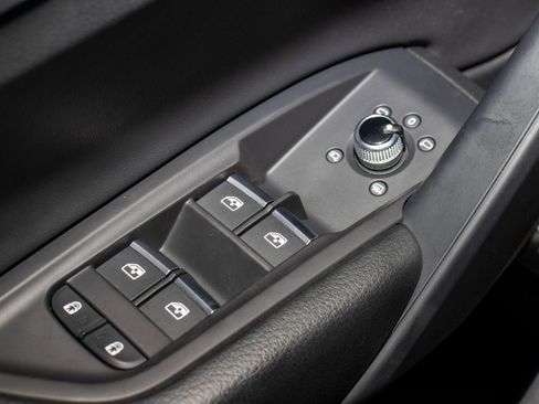 Used 2025 Audi Q5 2.0T Premium image 26