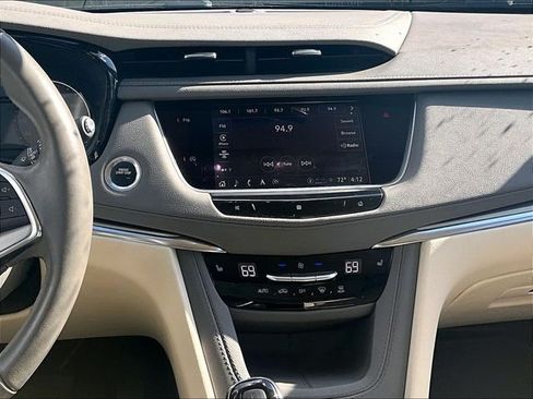 Used 2021 Cadillac XT5 Premium Luxury AWD/4WD image 6