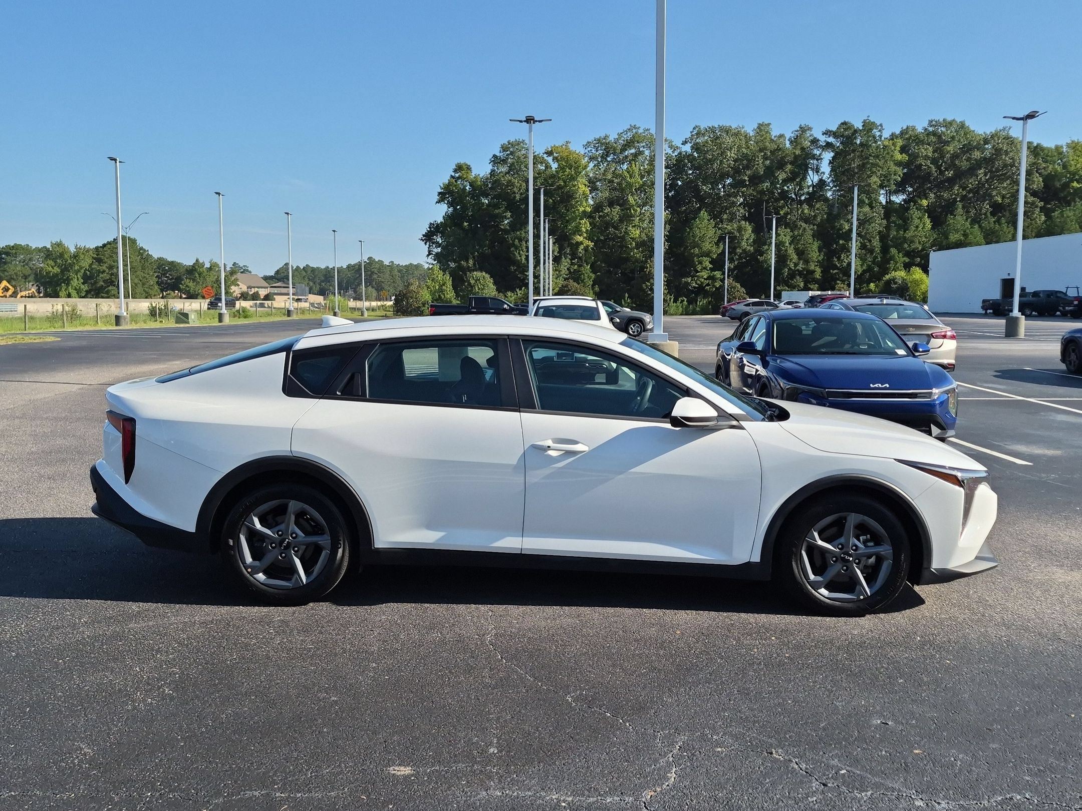Used 2025 Kia K4 FWD image 2
