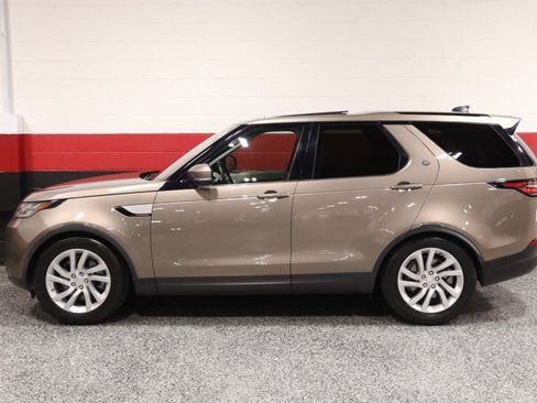 Used 2017 Land Rover Discovery HSE AWD/4WD image 23