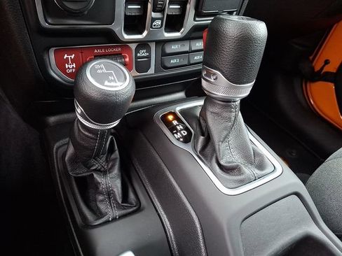Certified 2025 Jeep Wrangler Unlimited Sport AWD/4WD image 14