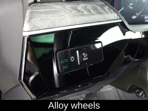 Used 2021 Audi e-tron Premium Plus image 18