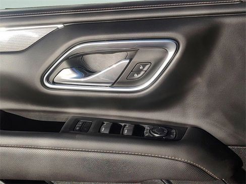 Used 2024 GMC Yukon XL AT4 w/ Technology Package image 28