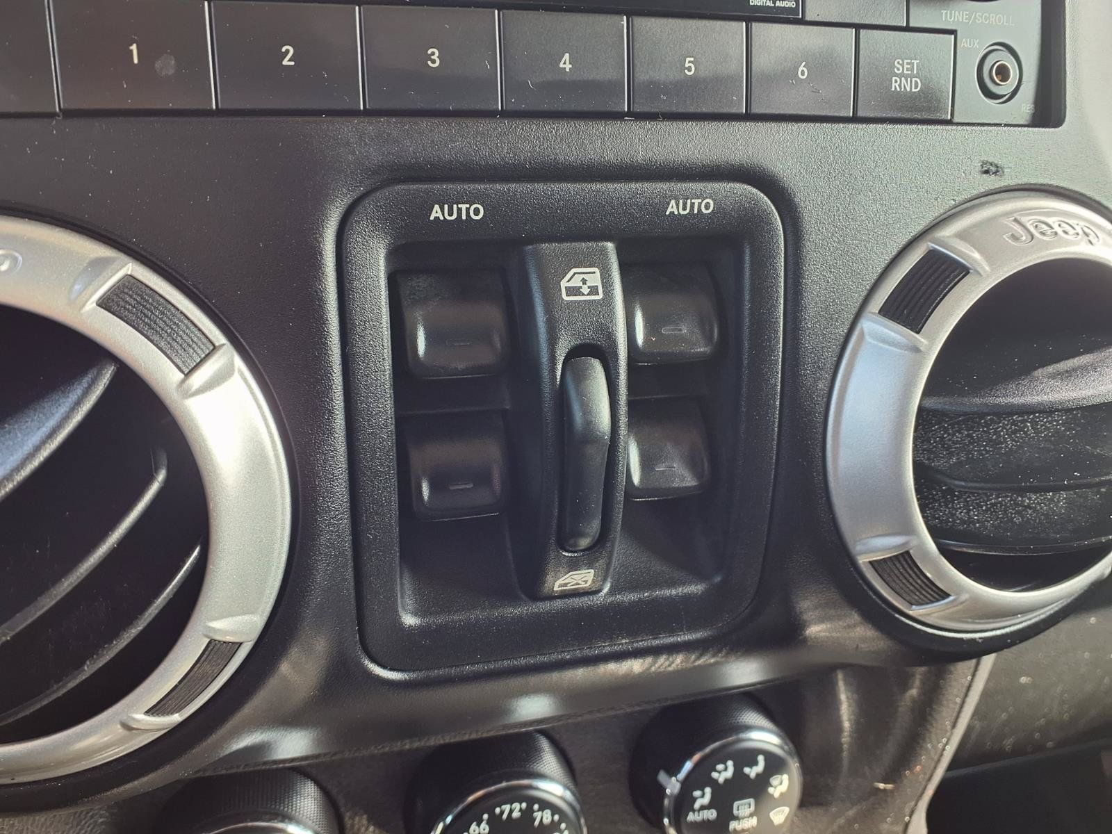 Used 2012 Jeep Wrangler Unlimited Sahara w/ Connectivity Group AWD/4WD image 7