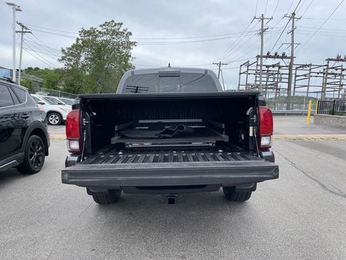Used 2019 Toyota Tacoma TRD Off-Road w/ TRD Premium Off Road Package AWD/4WD image 13