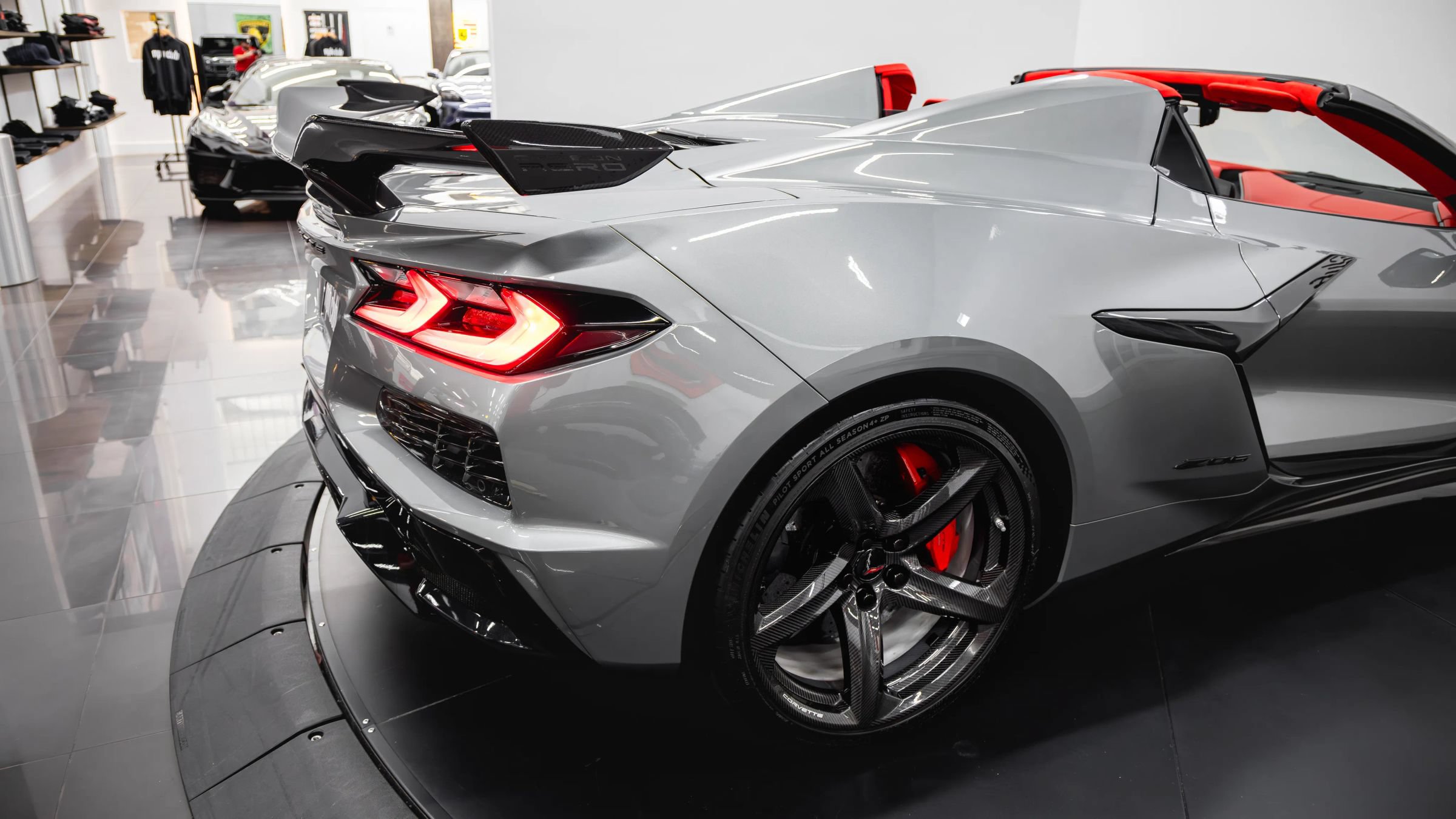Used 2024 Chevrolet Corvette Z06 w/ Z07 Performance Package RWD image 30