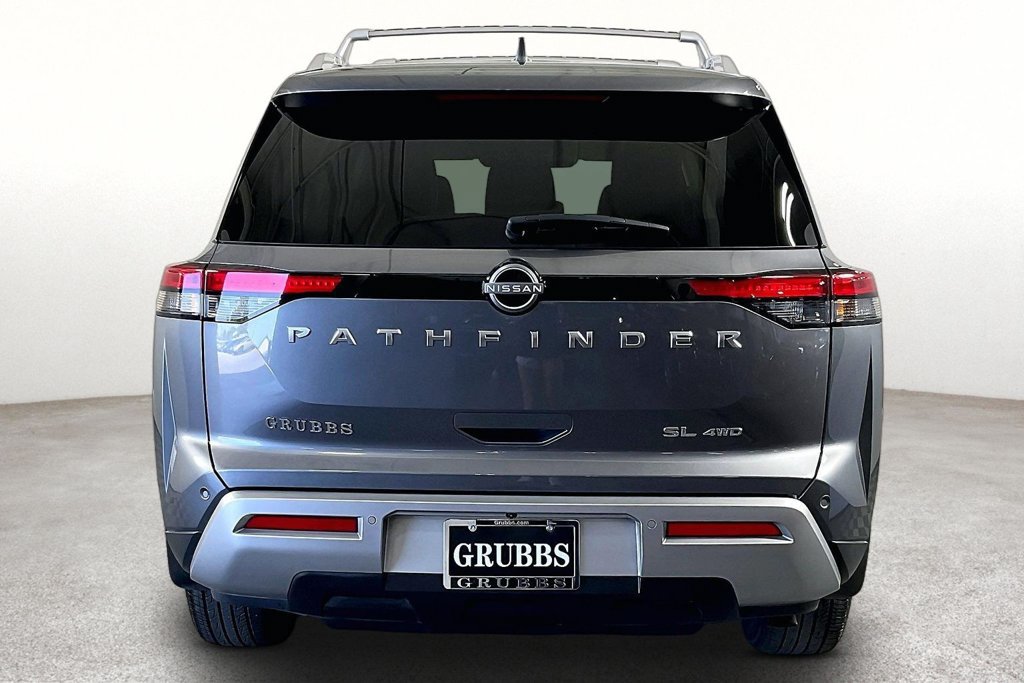 Used 2025 Nissan Pathfinder SL AWD/4WD image 5