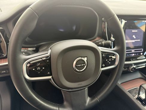 Used 2025 Volvo V60 B5 Cross Country Plus image 28