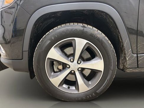 Used 2020 Jeep Cherokee Limited image 23